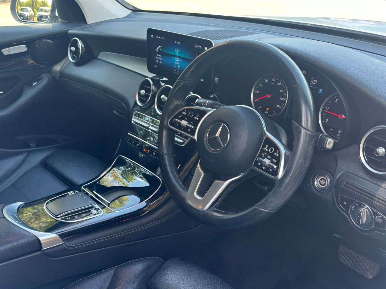 A 2020 MERCEDES-BENZ GLC 2.0 GLC220d Sport SUV 5dr Diesel G-Tronic+ 4MATIC Euro 6 (s/s) (194 ps) A 2020 MERCEDES-BENZ GLC 2.0 GLC220d Sport SUV 5dr Diesel G-Tronic+ 4MATIC Euro 6 (s/s) (194 ps)