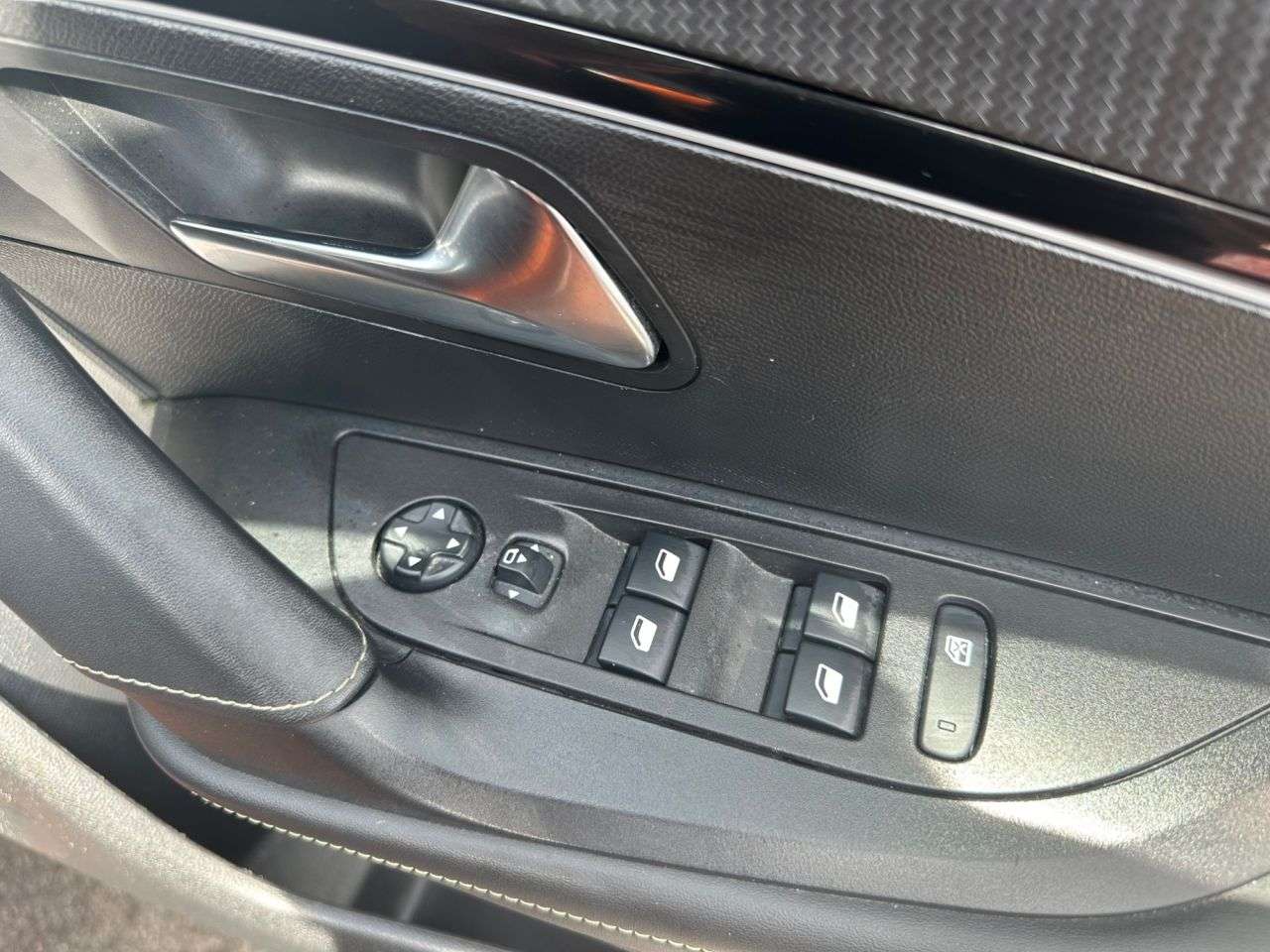 2020 PEUGEOT 2008 2020 PEUGEOT 2008