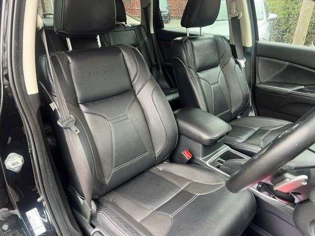A 2016 HONDA CR-V 1.6 i-DTEC Black Edition SUV 5dr Diesel Auto 4WD Euro 6 (160 ps) A 2016 HONDA CR-V 1.6 i-DTEC Black Edition SUV 5dr Diesel Auto 4WD Euro 6 (160 ps)