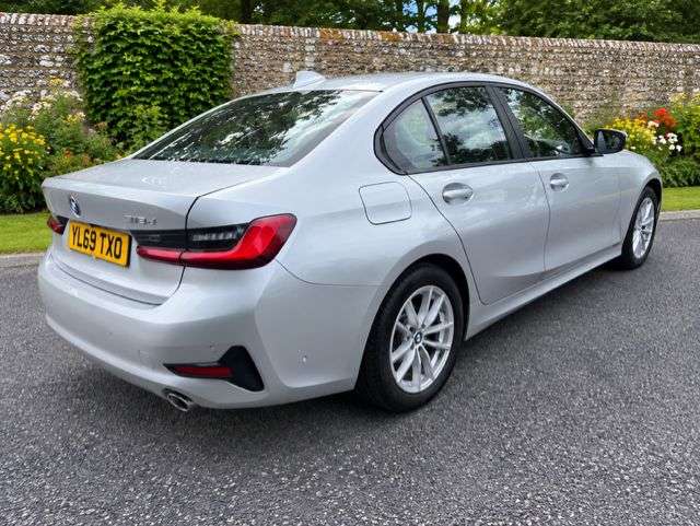A 2020 BMW 3 SERIES 2.0 318d SE Saloon 4dr Diesel Manual Euro 6 (s/s) (150 ps) A 2020 BMW 3 SERIES 2.0 318d SE Saloon 4dr Diesel Manual Euro 6 (s/s) (150 ps)