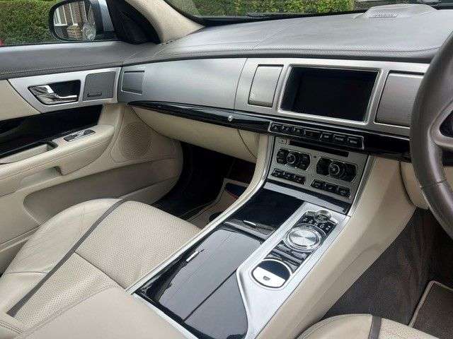 2013 JAGUAR XF 2013 JAGUAR XF