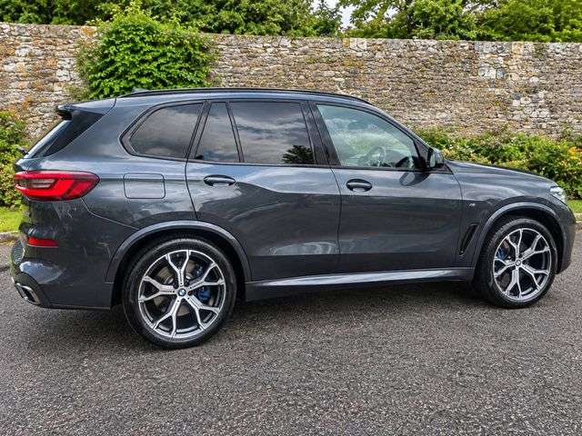 A 2020 BMW X5 3.0 30d M Sport SUV 5dr Diesel Auto xDrive Euro 6 (s/s) (265 ps) A 2020 BMW X5 3.0 30d M Sport SUV 5dr Diesel Auto xDrive Euro 6 (s/s) (265 ps)