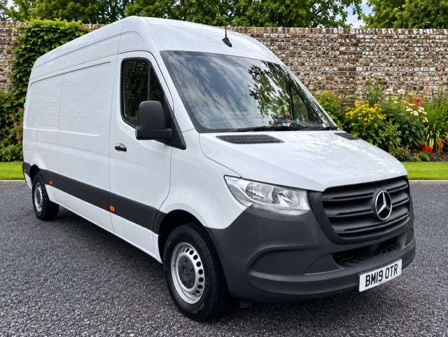 A 2019 MERCEDES-BENZ SPRINTER 2.1 314 CDI Panel Van 5dr Diesel Manual FWD L2 H2 Euro 6 (143 ps) A 2019 MERCEDES-BENZ SPRINTER 2.1 314 CDI Panel Van 5dr Diesel Manual FWD L2 H2 Euro 6 (143 ps)