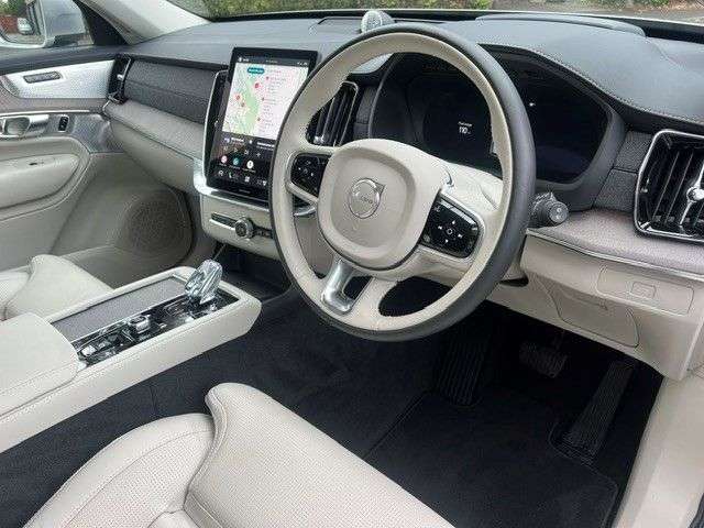 2025 VOLVO XC90 2025 VOLVO XC90