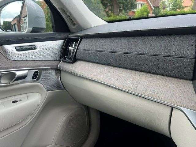 2025 VOLVO XC90 2025 VOLVO XC90