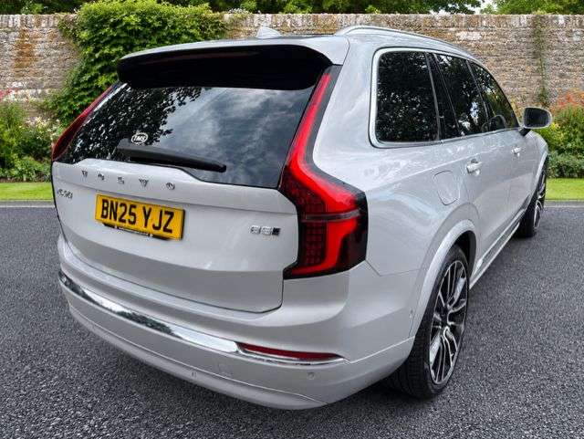 A 2025 VOLVO XC90 2.0 B5 MHEV Ultra Bright SUV 5dr Petrol Hybrid Auto 4WD Euro 6 (s/s) (250 p A 2025 VOLVO XC90 2.0 B5 MHEV Ultra Bright SUV 5dr Petrol Hybrid Auto 4WD Euro 6 (s/s) (250 p