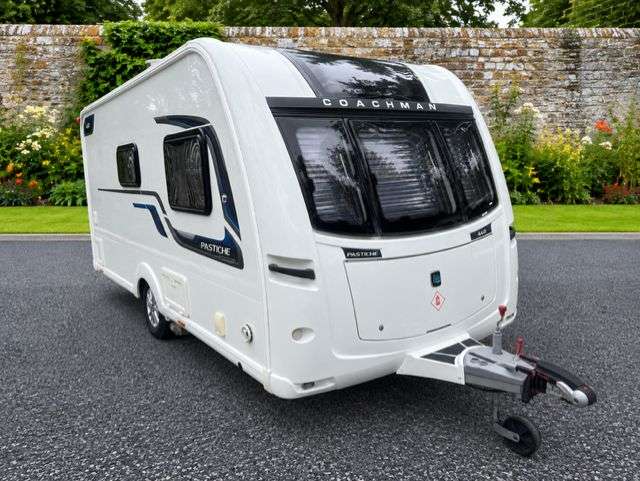 A 2016 COACHMAN PASTICHE 460 A 2016 COACHMAN PASTICHE 460