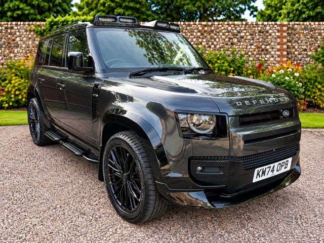 A 2024 LAND ROVER DEFENDER 110 3.0 D350 MHEV X-Dynamic HSE SUV 5dr Diesel Auto 4WD Euro 6 (s/s) (350 ps) A 2024 LAND ROVER DEFENDER 110 3.0 D350 MHEV X-Dynamic HSE SUV 5dr Diesel Auto 4WD Euro 6 (s/s) (350 ps)