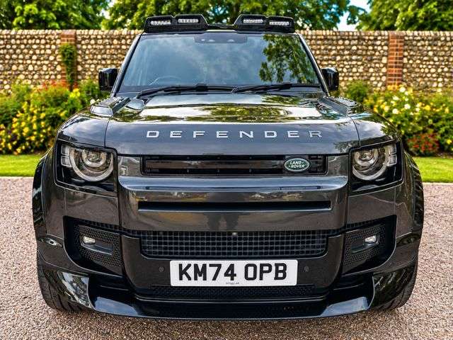 A 2024 LAND ROVER DEFENDER 110 3.0 D350 MHEV X-Dynamic HSE SUV 5dr Diesel Auto 4WD Euro 6 (s/s) (350 ps) A 2024 LAND ROVER DEFENDER 110 3.0 D350 MHEV X-Dynamic HSE SUV 5dr Diesel Auto 4WD Euro 6 (s/s) (350 ps)