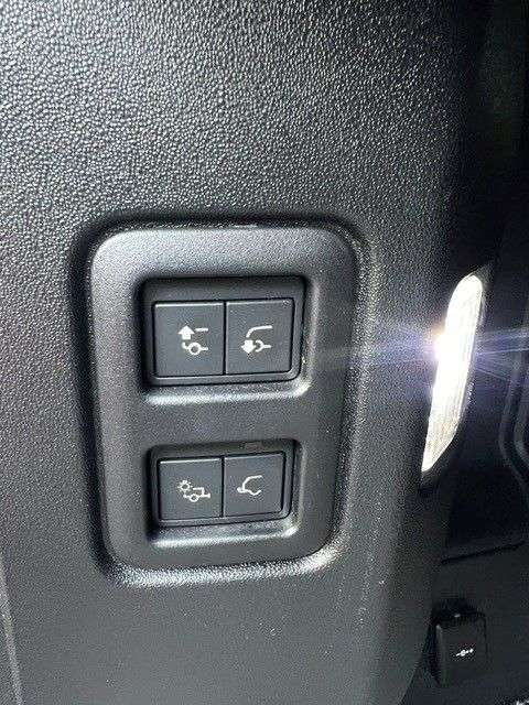 2024 LAND ROVER DEFENDER 110 2024 LAND ROVER DEFENDER 110
