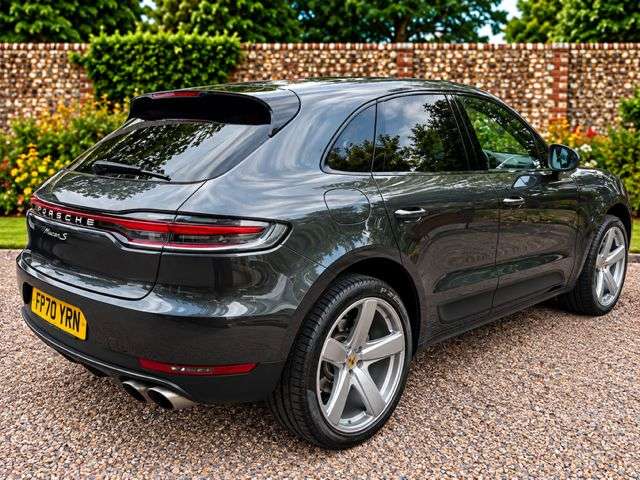 A 2020 PORSCHE MACAN 3.0T V6 S SUV 5dr Petrol PDK 4WD Euro 6 (s/s) (354 ps) A 2020 PORSCHE MACAN 3.0T V6 S SUV 5dr Petrol PDK 4WD Euro 6 (s/s) (354 ps)