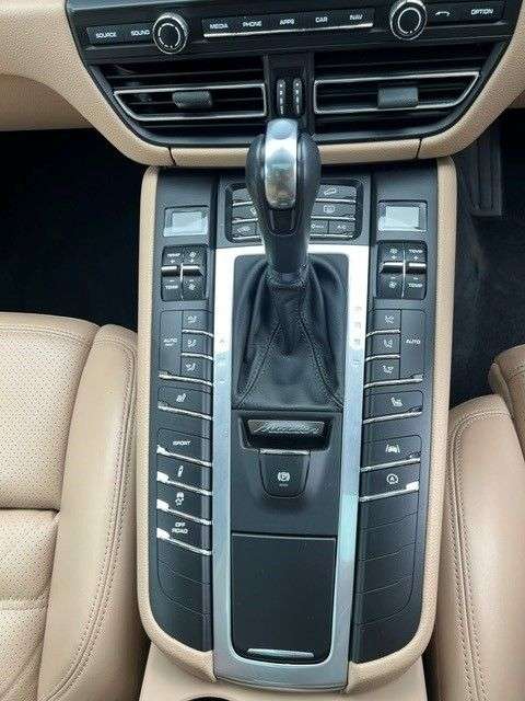 2020 PORSCHE MACAN 2020 PORSCHE MACAN