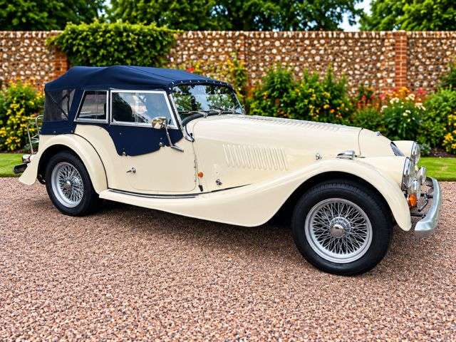 A 1992 MORGAN PLUS FOUR 1.6l 2dr A 1992 MORGAN PLUS FOUR 1.6l 2dr