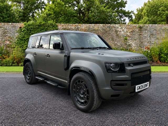 A 2025 LAND ROVER DEFENDER 110 4.4P V8 MHEV OCTA Edition One SUV 5dr Petrol Auto 4WD Euro 6 (s/s) (635 ps) A 2025 LAND ROVER DEFENDER 110 4.4P V8 MHEV OCTA Edition One SUV 5dr Petrol Auto 4WD Euro 6 (s/s) (635 ps)