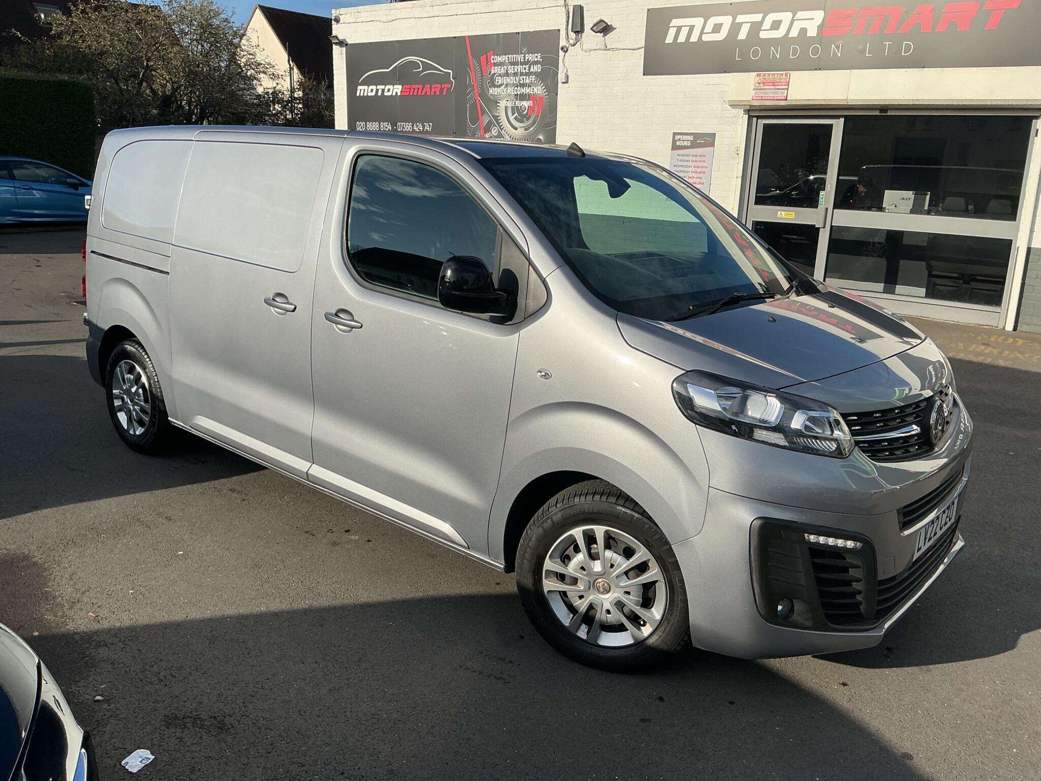 A 2022 VAUXHALL VIVARO 1.5 Turbo D 2700 Sportive L1 H1 Euro 6 (s/s) 6dr A 2022 VAUXHALL VIVARO 1.5 Turbo D 2700 Sportive L1 H1 Euro 6 (s/s) 6dr