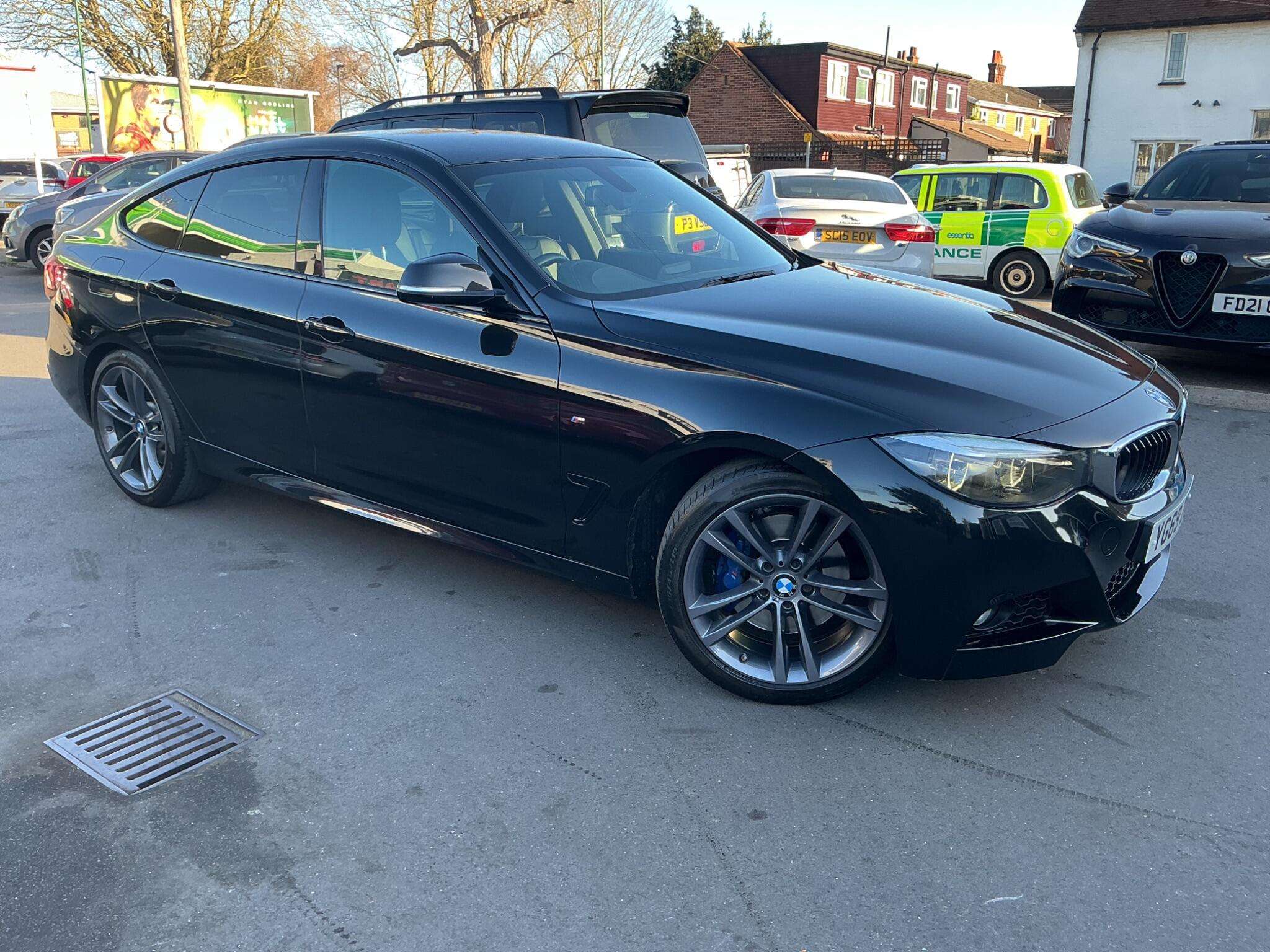 A 2019 BMW 3 SERIES GRAN TURISMO 2.0 320i M Sport GT Auto Euro 6 (s/s) 5dr A 2019 BMW 3 SERIES GRAN TURISMO 2.0 320i M Sport GT Auto Euro 6 (s/s) 5dr