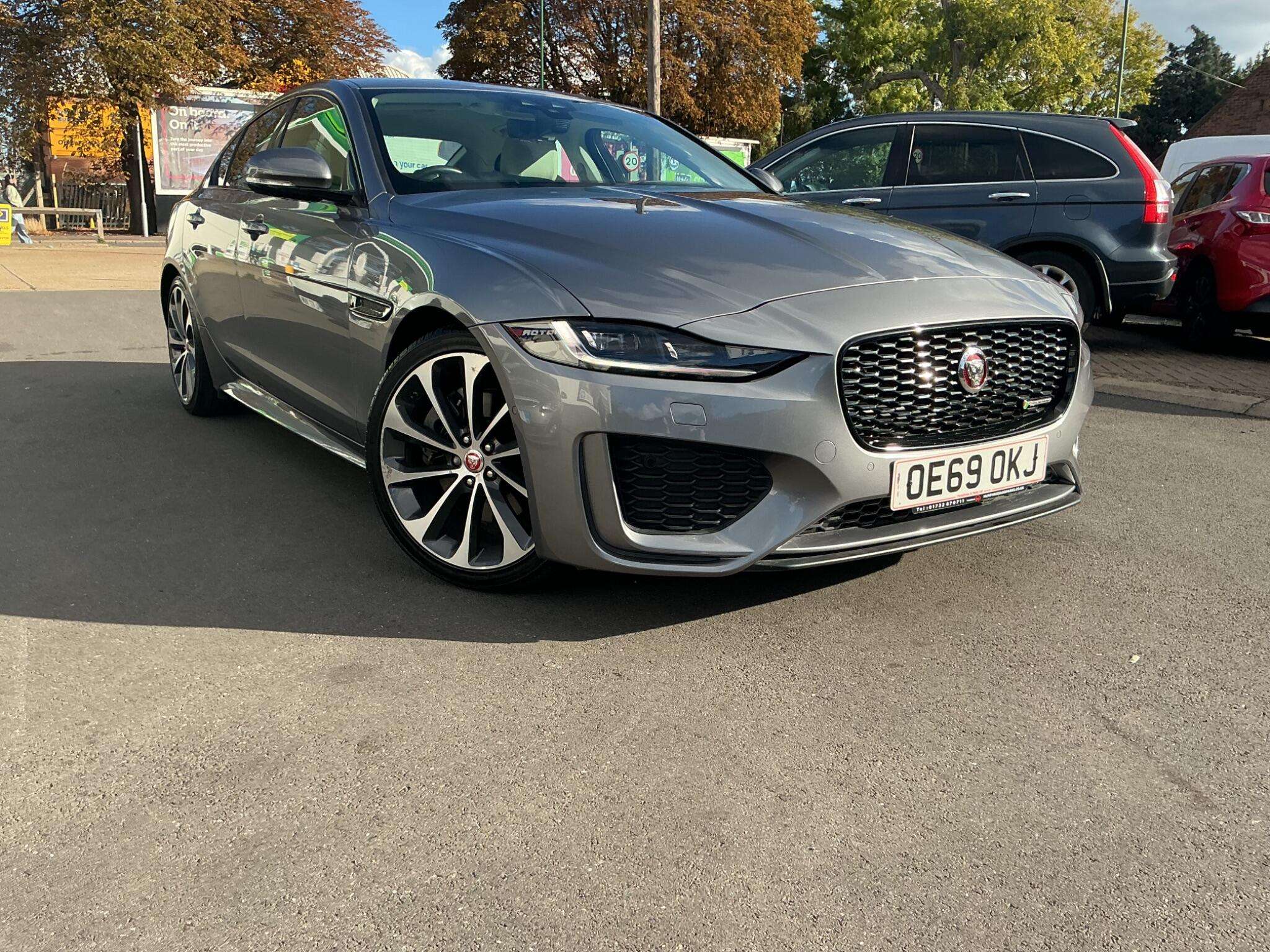 A 2019 JAGUAR XE 2.0 D180 R-Dynamic SE Auto Euro 6 (s/s) 4dr A 2019 JAGUAR XE 2.0 D180 R-Dynamic SE Auto Euro 6 (s/s) 4dr