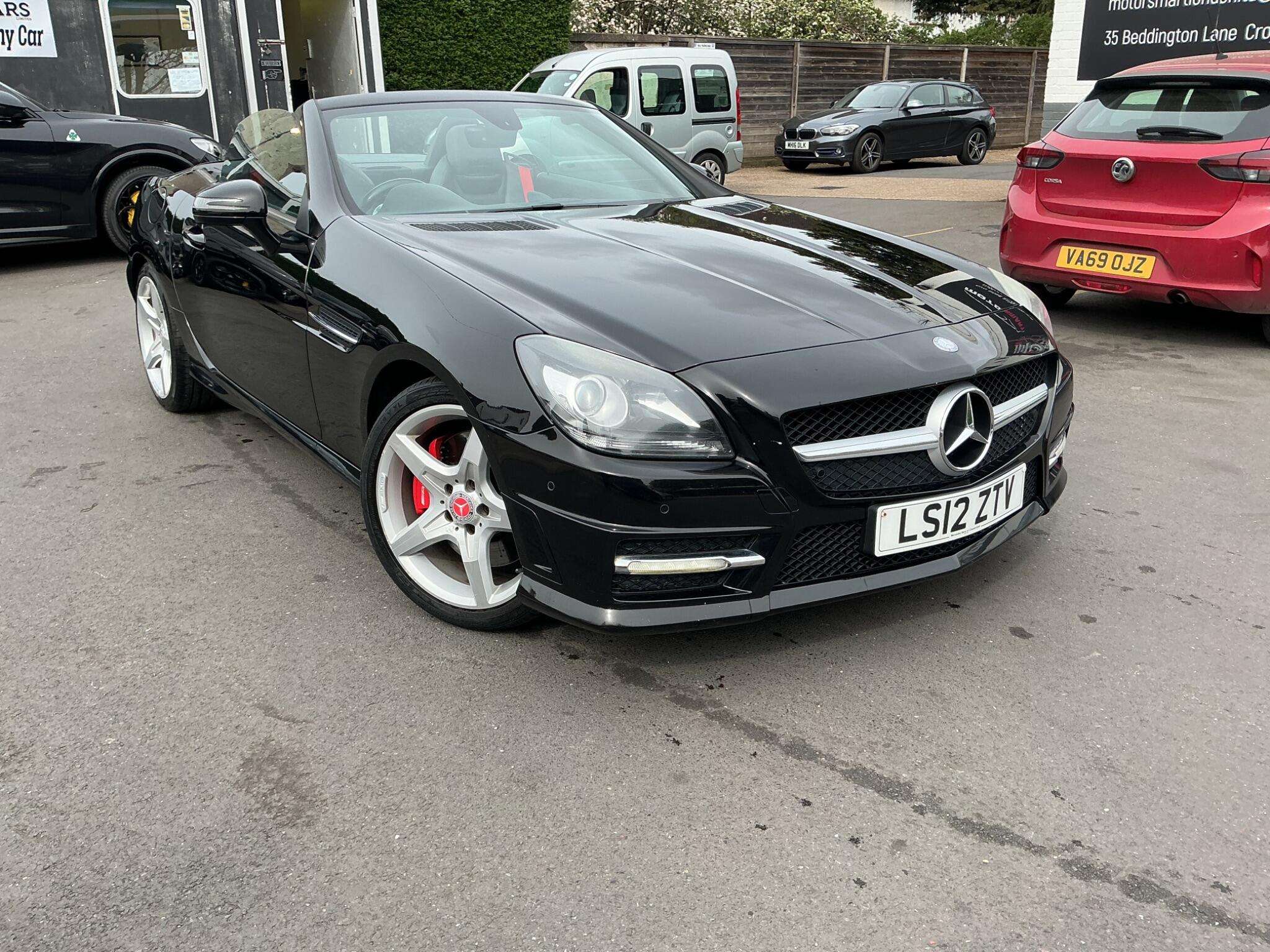 A 2012 MERCEDES-BENZ SLK 1.8 SLK200 BlueEfficiency AMG Sport G-Tronic+ Euro 5 (s/s) 2dr A 2012 MERCEDES-BENZ SLK 1.8 SLK200 BlueEfficiency AMG Sport G-Tronic+ Euro 5 (s/s) 2dr