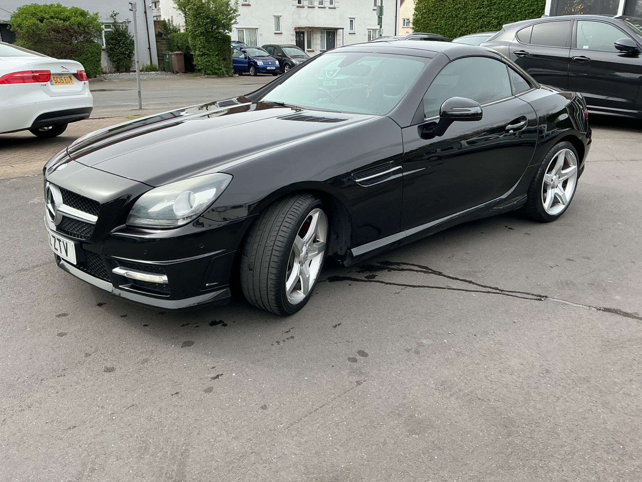 A 2012 MERCEDES-BENZ SLK 1.8 SLK200 BlueEfficiency AMG Sport G-Tronic+ Euro 5 (s/s) 2dr A 2012 MERCEDES-BENZ SLK 1.8 SLK200 BlueEfficiency AMG Sport G-Tronic+ Euro 5 (s/s) 2dr