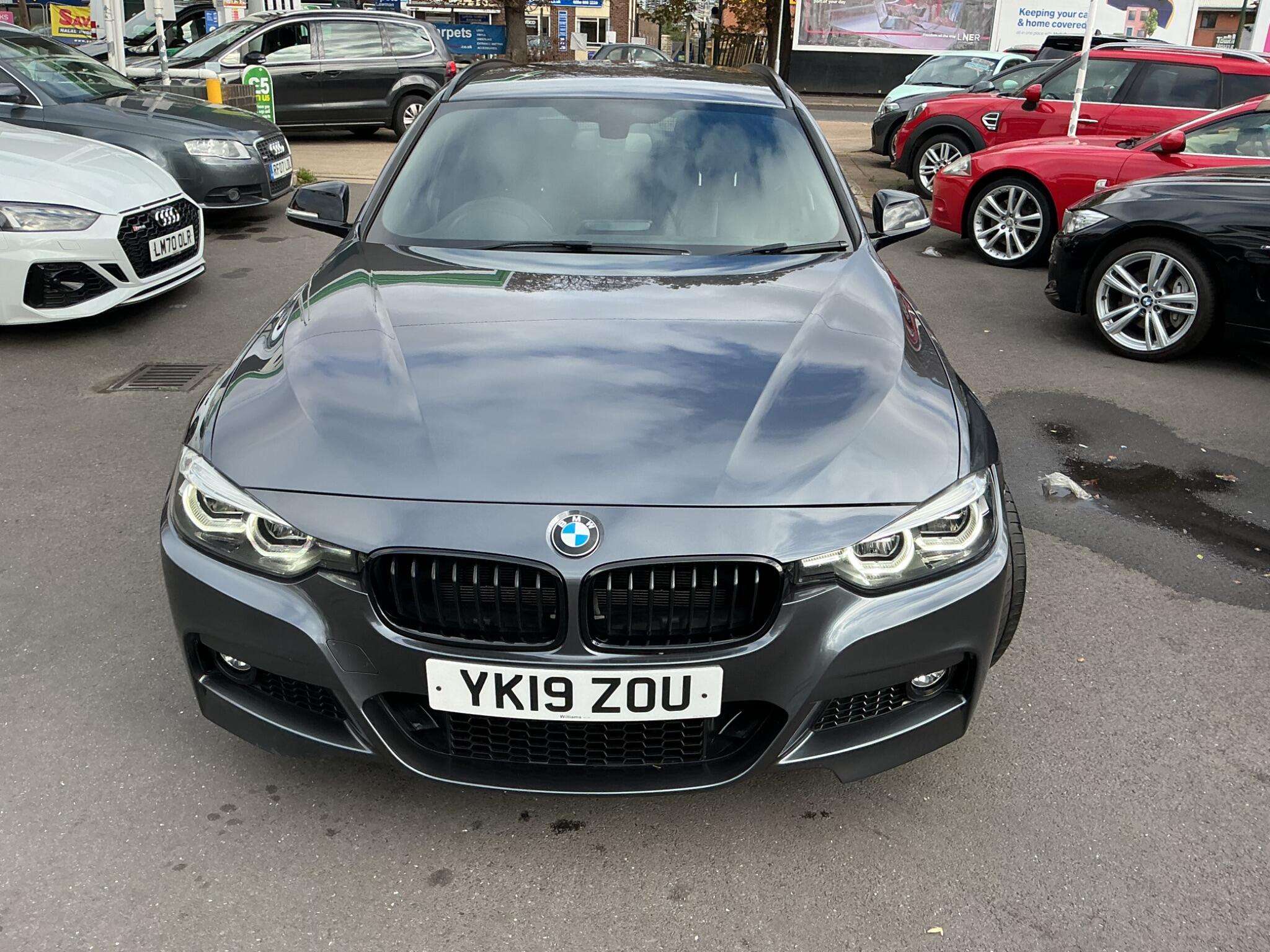A 2019 BMW 3 SERIES 2.0 320i M Sport Shadow Edition Touring Auto Euro 6 (s/s) 5dr A 2019 BMW 3 SERIES 2.0 320i M Sport Shadow Edition Touring Auto Euro 6 (s/s) 5dr