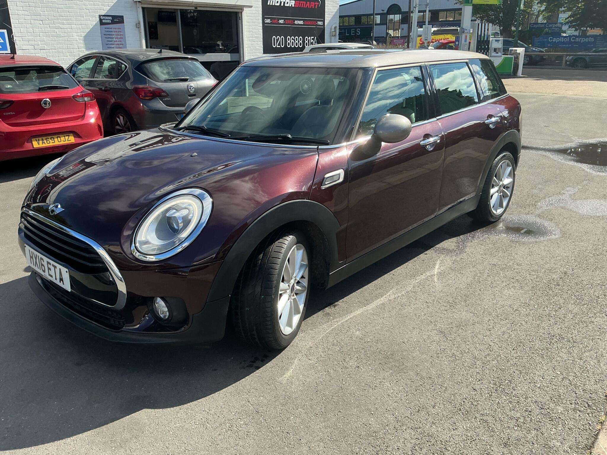 A 2016 MINI CLUBMAN 1.5 Cooper Auto Euro 6 (s/s) 6dr A 2016 MINI CLUBMAN 1.5 Cooper Auto Euro 6 (s/s) 6dr