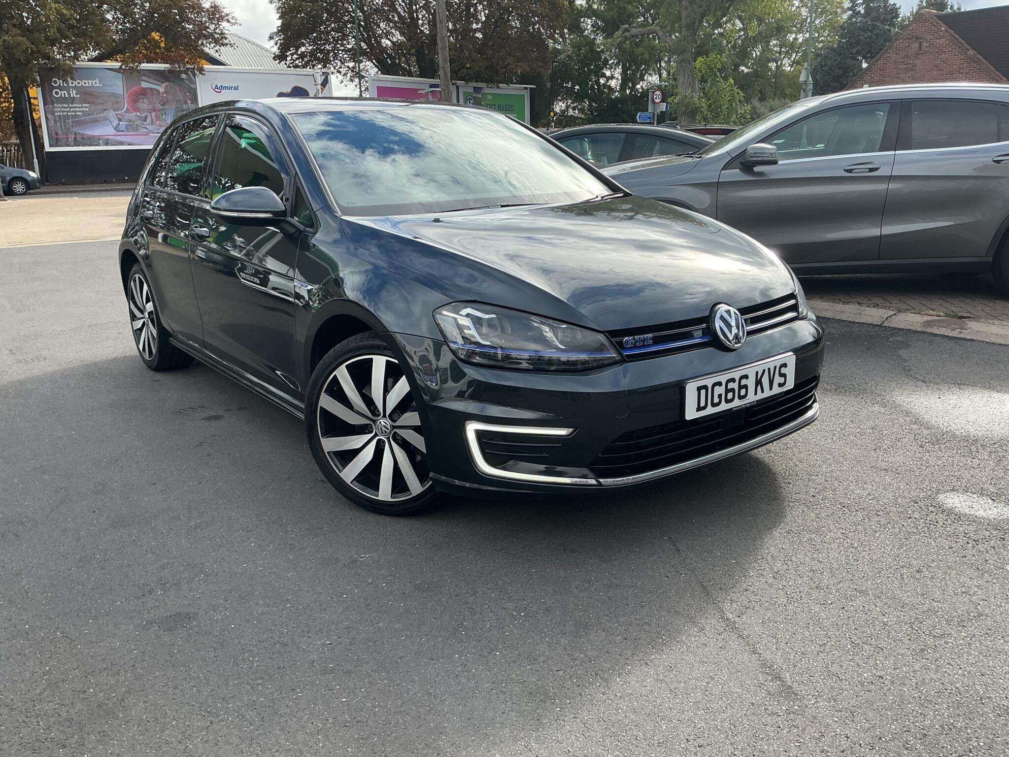 A 2016 VOLKSWAGEN GOLF 1.4 TSI GTE Nav DSG Euro 6 (s/s) 5dr A 2016 VOLKSWAGEN GOLF 1.4 TSI GTE Nav DSG Euro 6 (s/s) 5dr