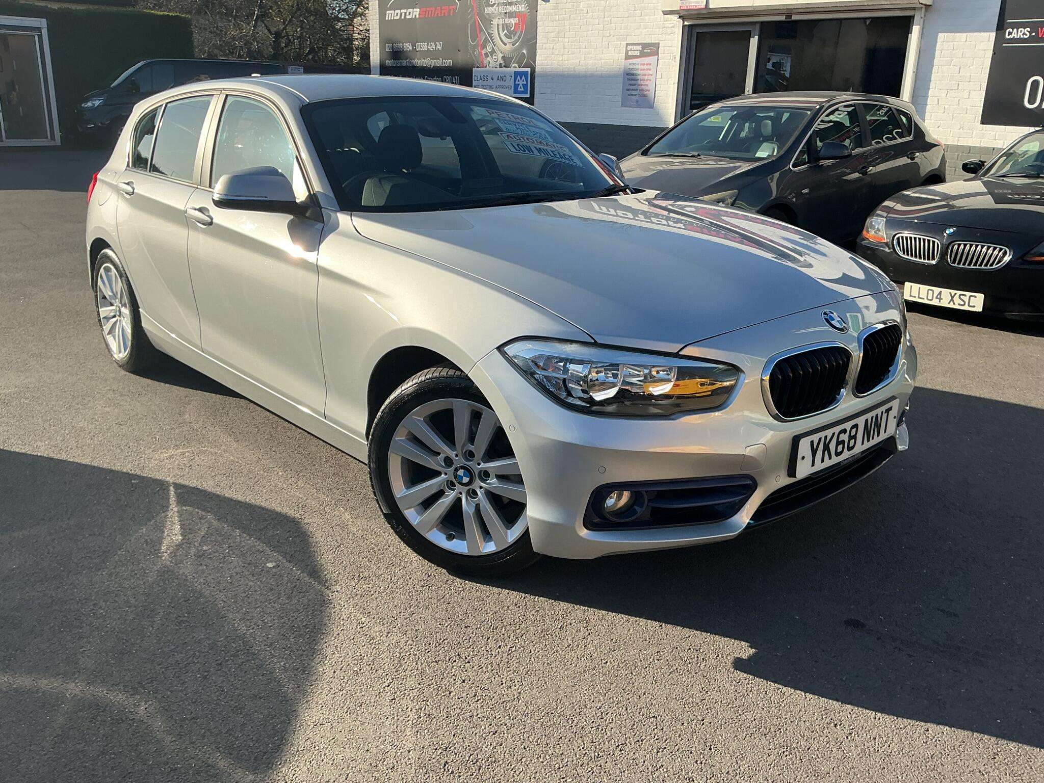 A 2018 BMW 1 SERIES 1.5 118i GPF Sport Auto Euro 6 (s/s) 5dr A 2018 BMW 1 SERIES 1.5 118i GPF Sport Auto Euro 6 (s/s) 5dr