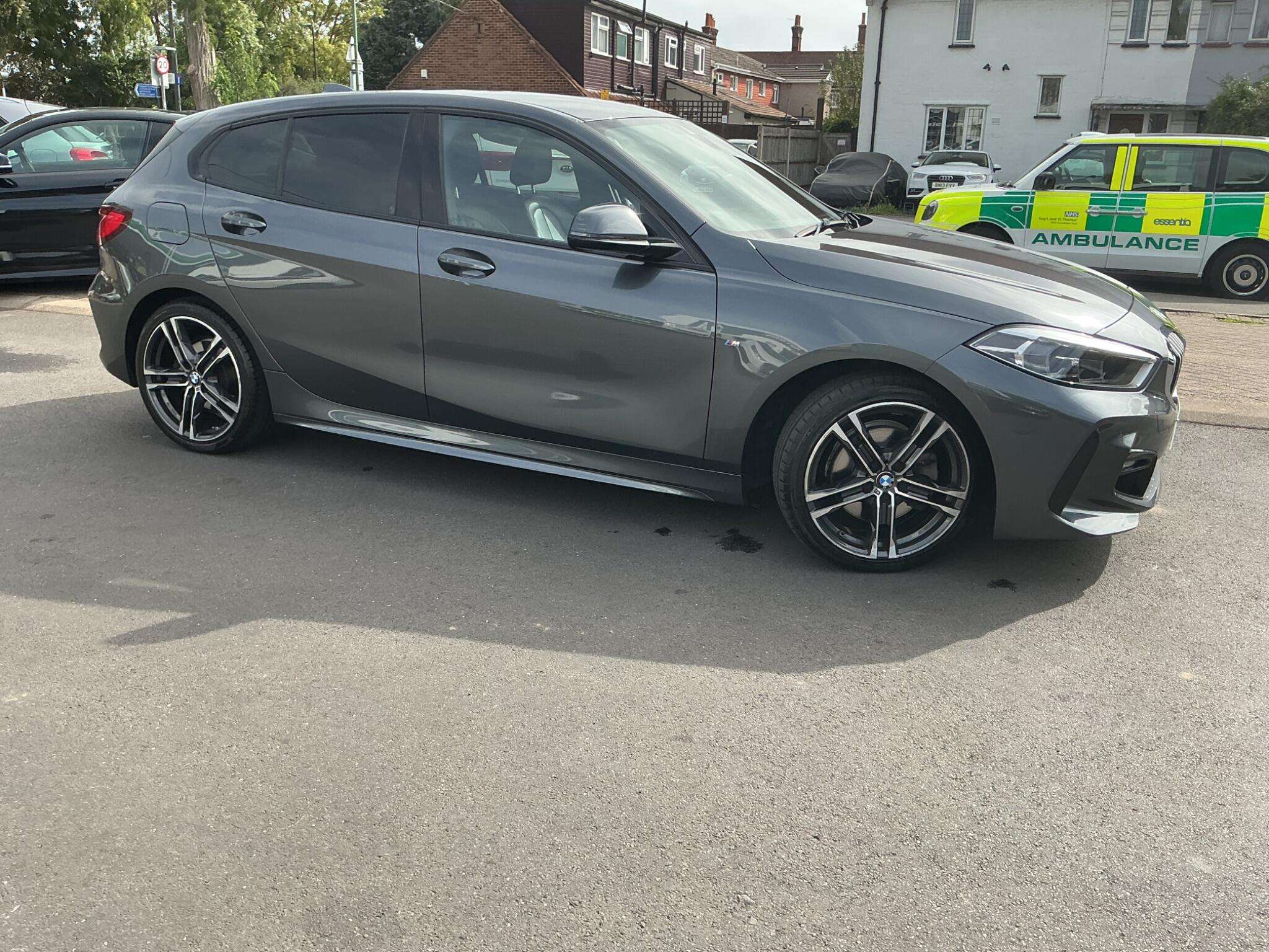 A 2020 BMW 1 SERIES 1.5 118i M Sport DCT Euro 6 (s/s) 5dr A 2020 BMW 1 SERIES 1.5 118i M Sport DCT Euro 6 (s/s) 5dr