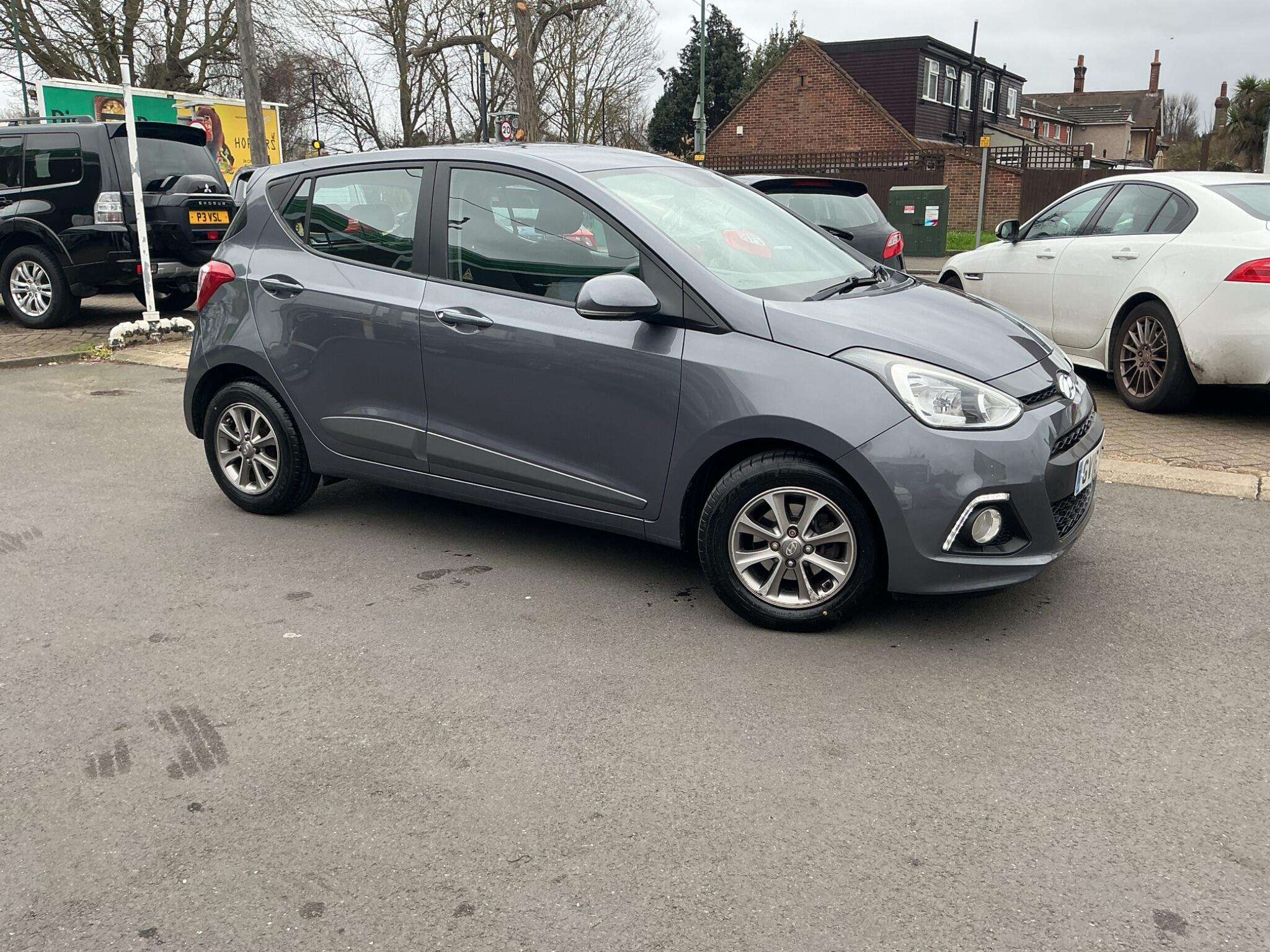 A 2016 HYUNDAI I10 PREMIUM A 2016 HYUNDAI I10 PREMIUM