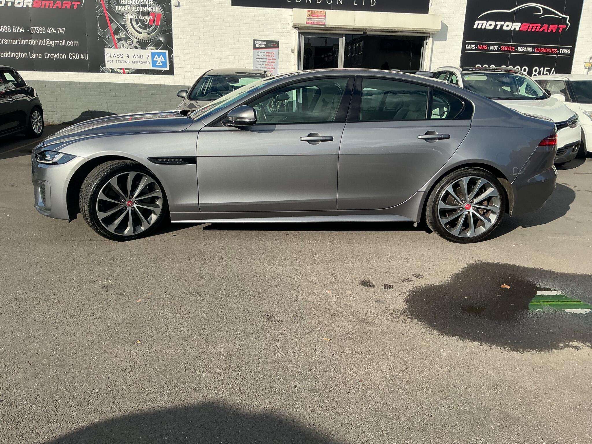 A 2019 JAGUAR XE 2.0 D180 R-Dynamic SE Auto Euro 6 (s/s) 4dr A 2019 JAGUAR XE 2.0 D180 R-Dynamic SE Auto Euro 6 (s/s) 4dr