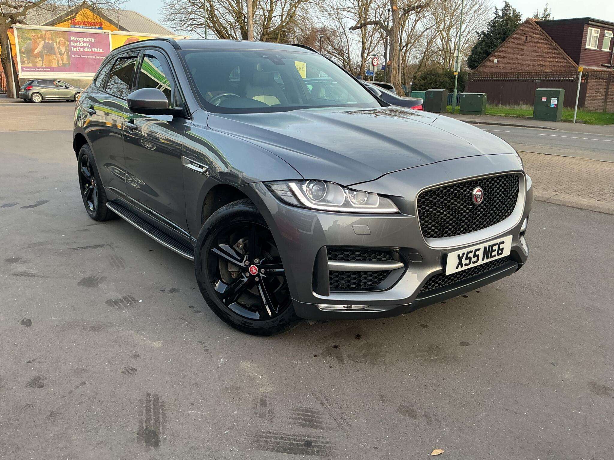 A 2018 JAGUAR F-PACE 2.0 D180 R-Sport Auto AWD Euro 6 (s/s) 5dr A 2018 JAGUAR F-PACE 2.0 D180 R-Sport Auto AWD Euro 6 (s/s) 5dr