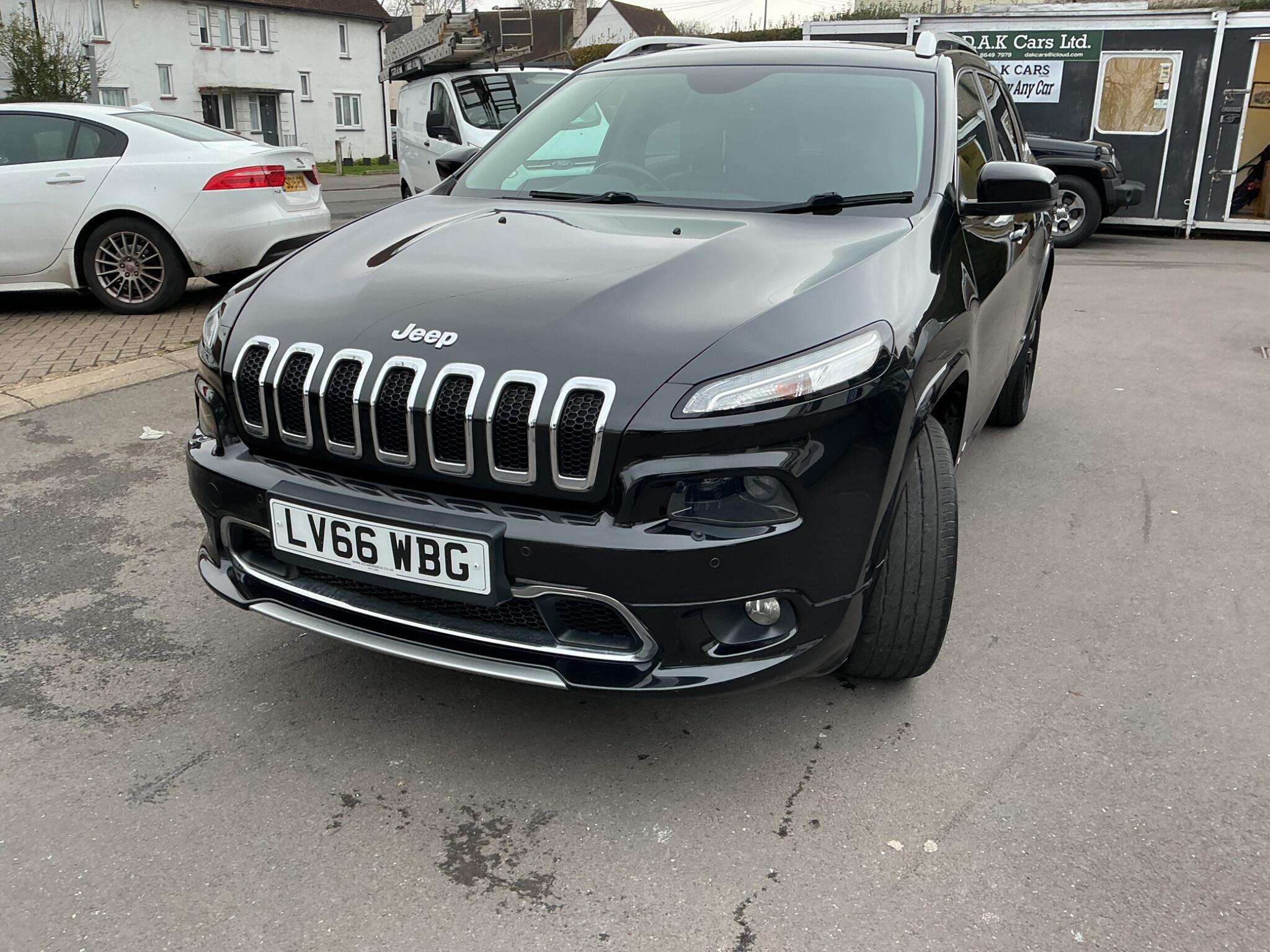 A 2016 JEEP CHEROKEE 2.2 MultiJetII Overland Auto 4WD Euro 6 (s/s) 5dr A 2016 JEEP CHEROKEE 2.2 MultiJetII Overland Auto 4WD Euro 6 (s/s) 5dr