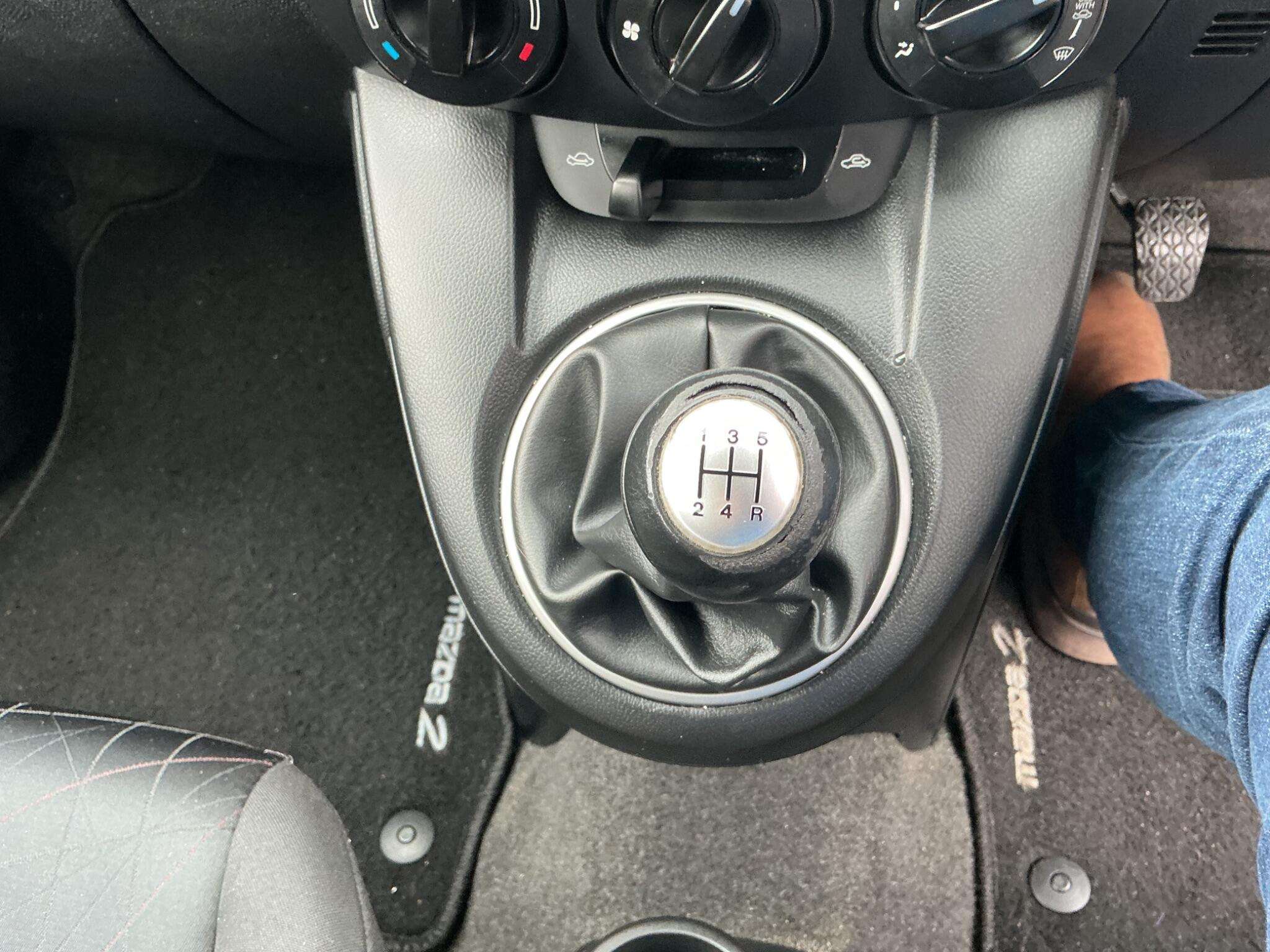 2011 MAZDA MAZDA2 2011 MAZDA MAZDA2