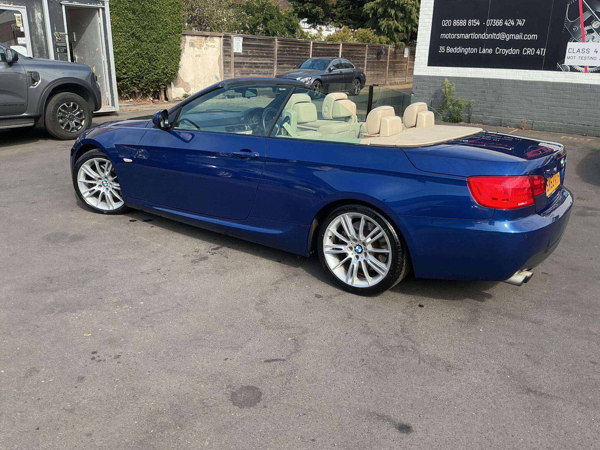 A 2013 BMW 3 SERIES 3.0 330i M Sport Auto Euro 5 2dr A 2013 BMW 3 SERIES 3.0 330i M Sport Auto Euro 5 2dr