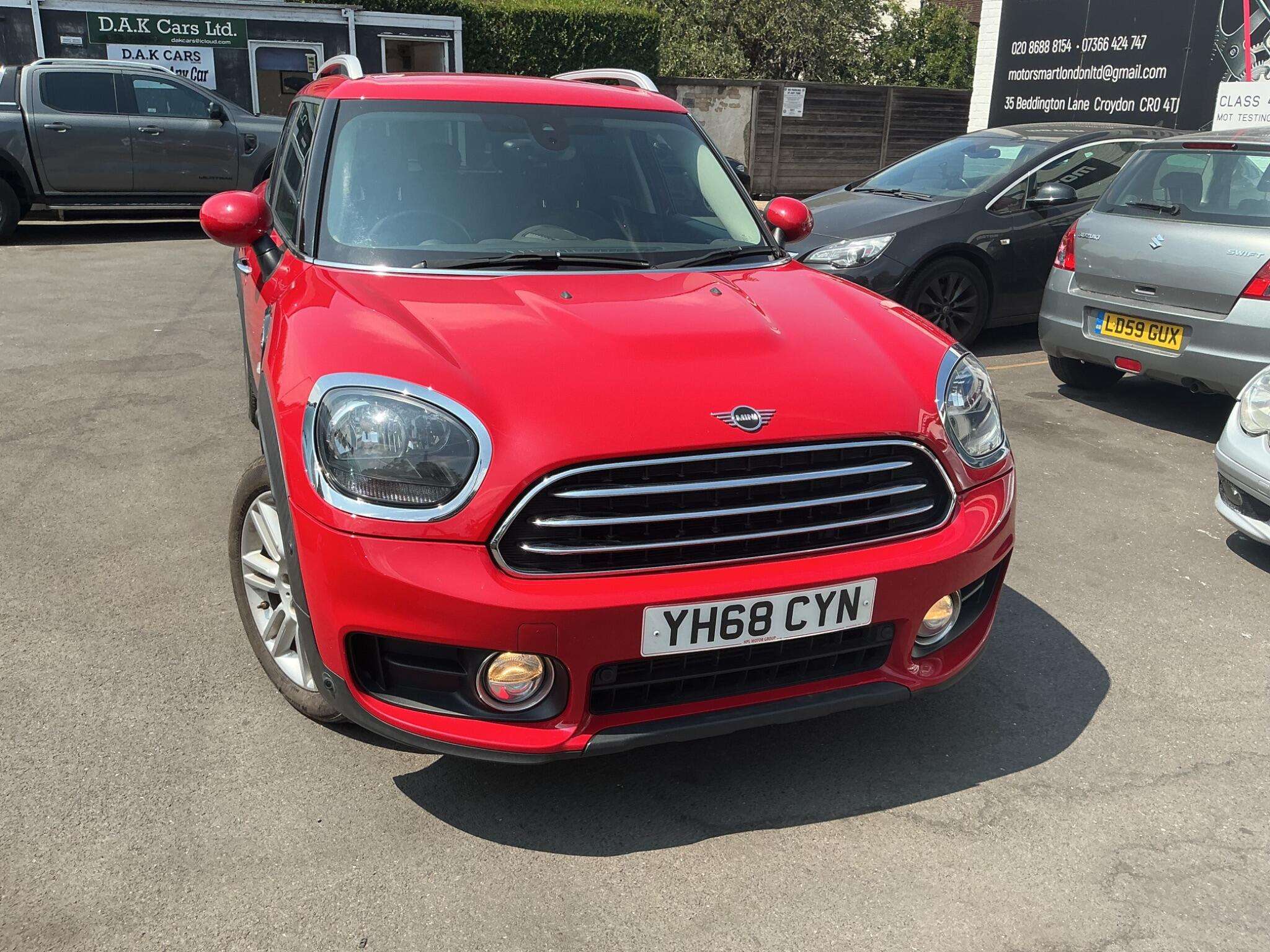 A 2019 MINI COUNTRYMAN 1.5 Cooper Exclusive Steptronic Euro 6 (s/s) 5dr A 2019 MINI COUNTRYMAN 1.5 Cooper Exclusive Steptronic Euro 6 (s/s) 5dr