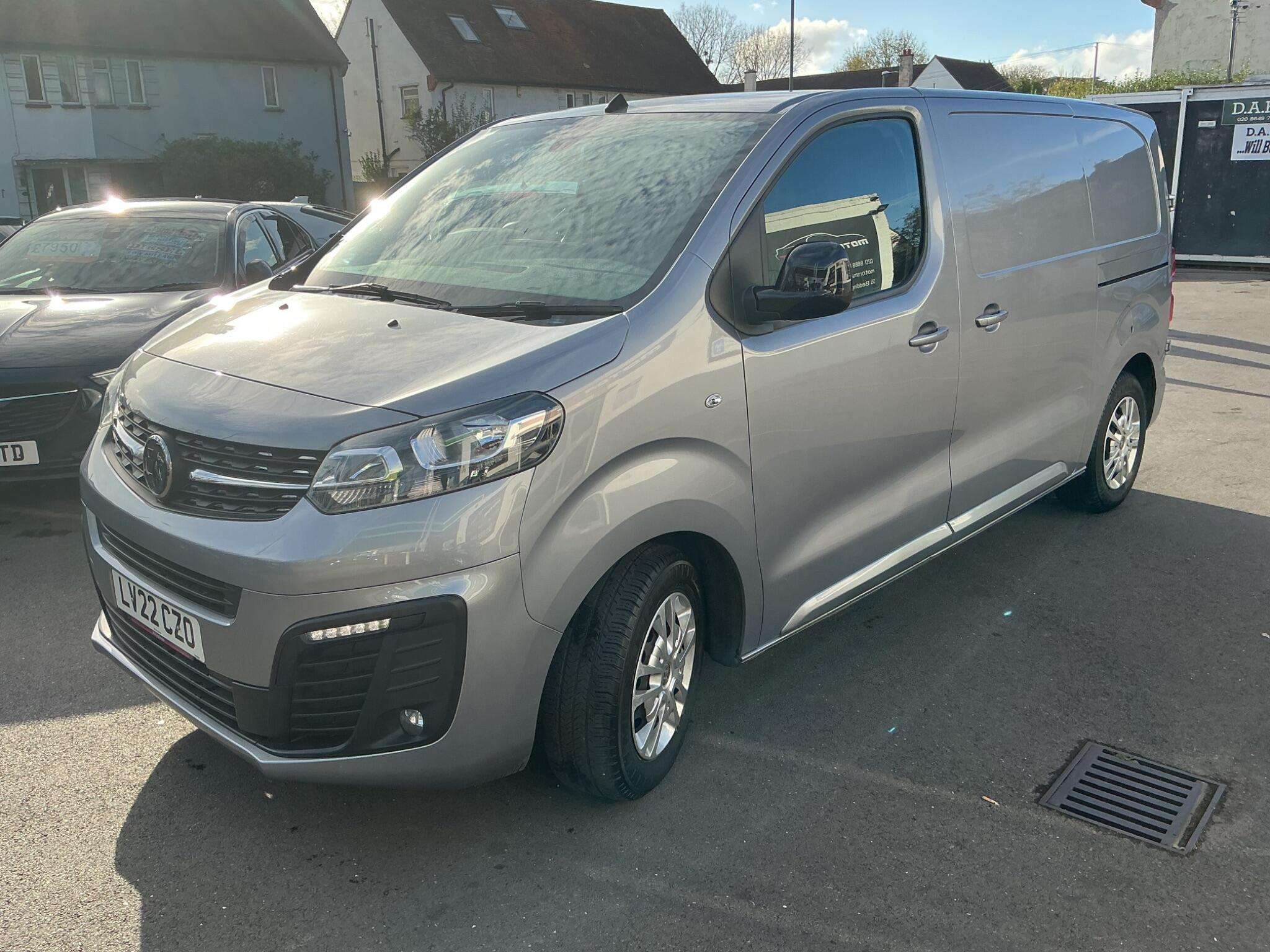 A 2022 VAUXHALL VIVARO 1.5 Turbo D 2700 Sportive L1 H1 Euro 6 (s/s) 6dr A 2022 VAUXHALL VIVARO 1.5 Turbo D 2700 Sportive L1 H1 Euro 6 (s/s) 6dr