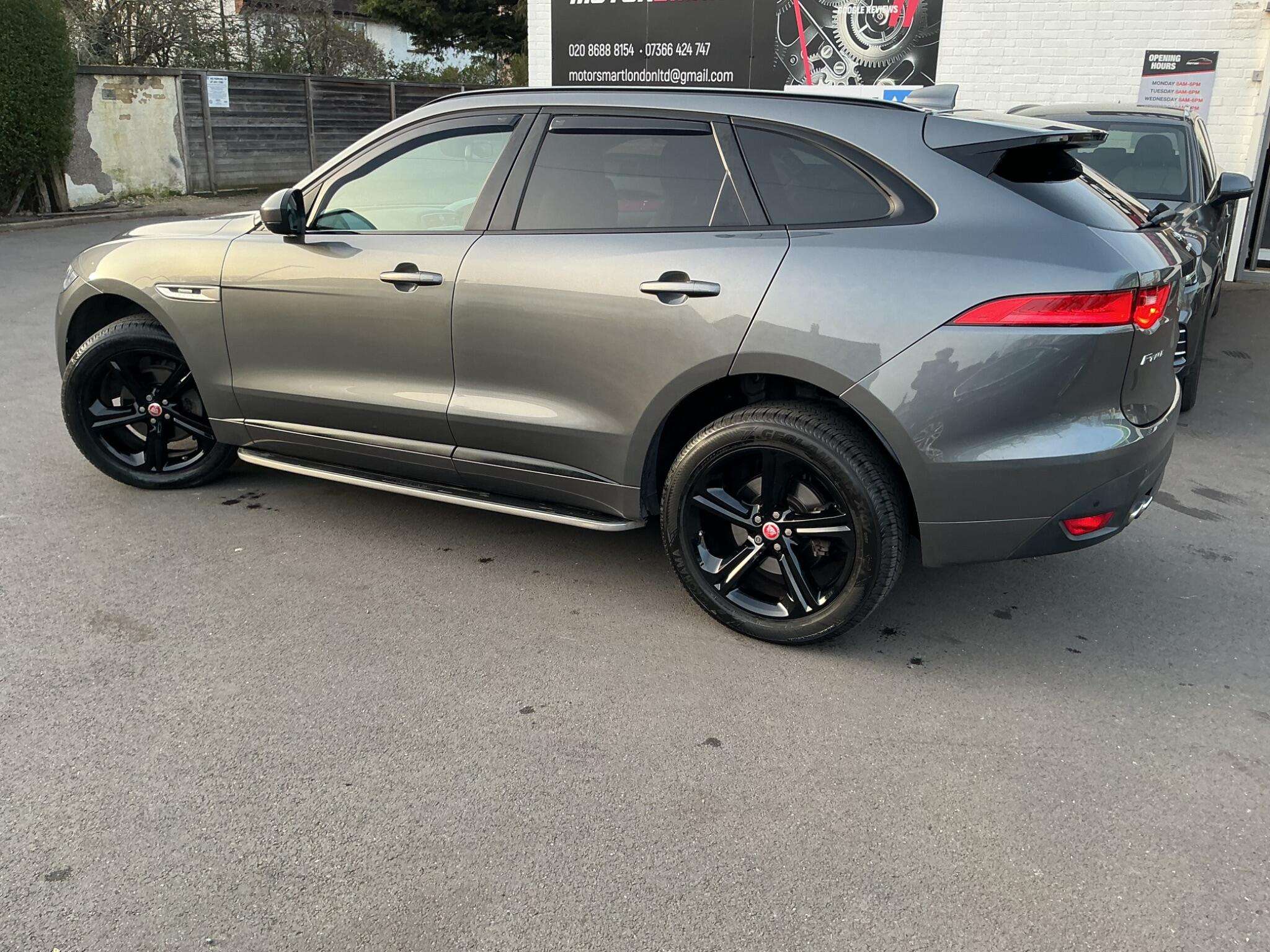 A 2018 JAGUAR F-PACE 2.0 D180 R-Sport Auto AWD Euro 6 (s/s) 5dr A 2018 JAGUAR F-PACE 2.0 D180 R-Sport Auto AWD Euro 6 (s/s) 5dr