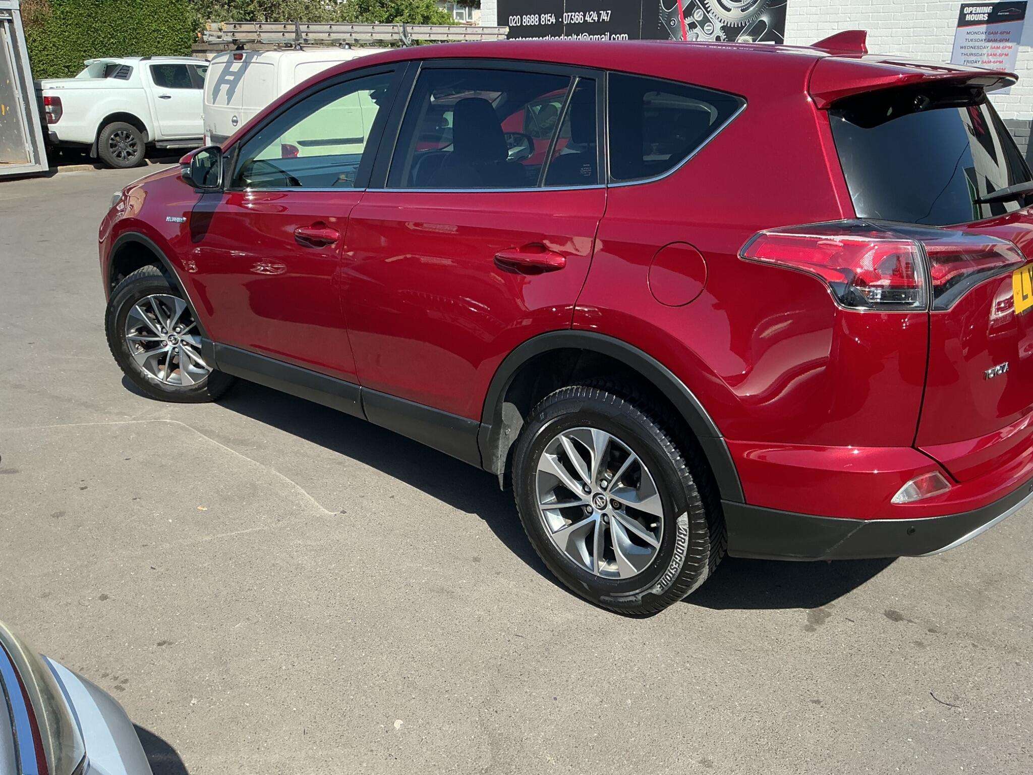 A 2018 TOYOTA RAV4 2.5 VVT-h Icon CVT Euro 6 (s/s) 5dr A 2018 TOYOTA RAV4 2.5 VVT-h Icon CVT Euro 6 (s/s) 5dr