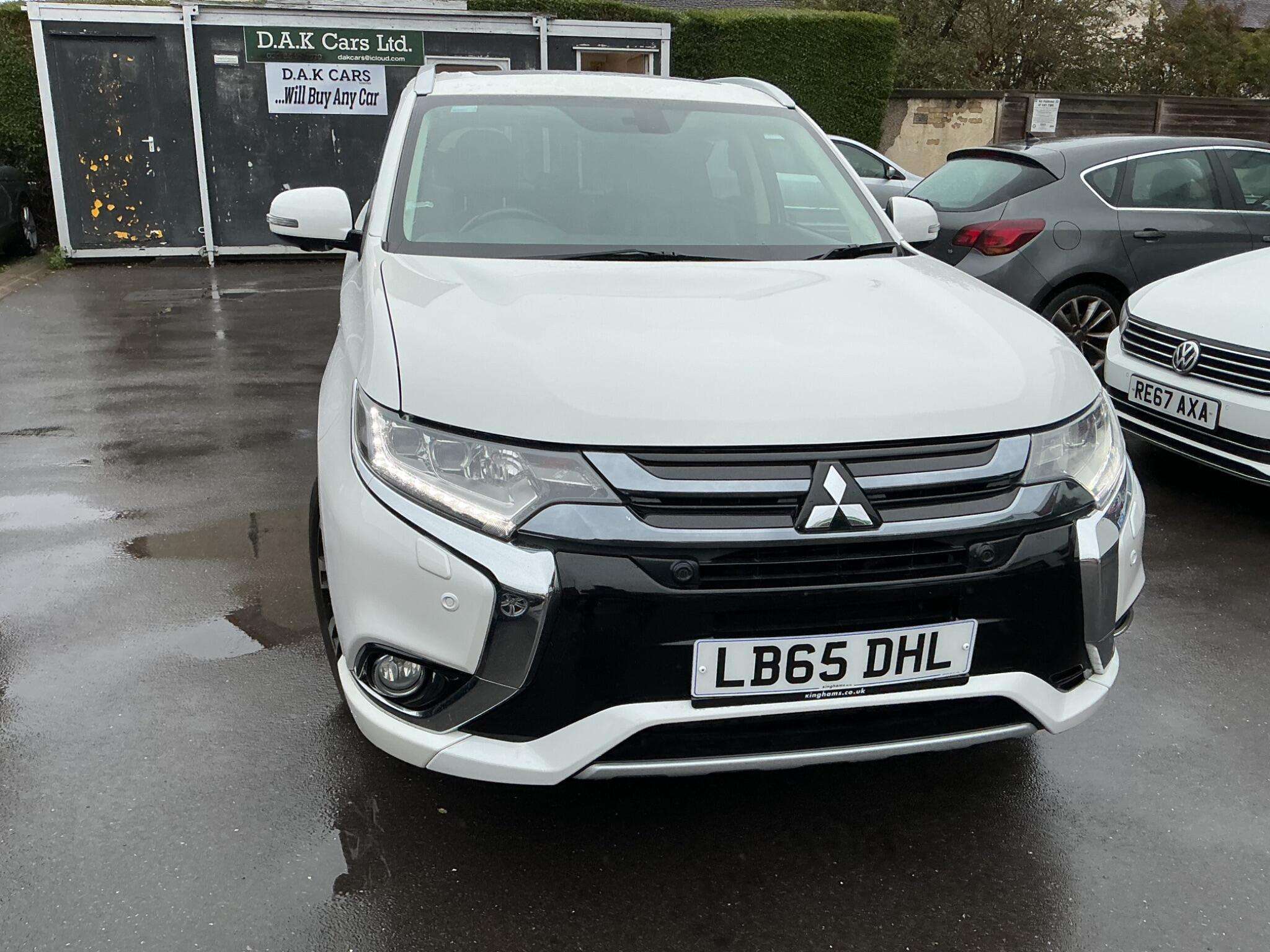 A 2015 MITSUBISHI OUTLANDER 2.0h 12kWh GX4hs CVT 4WD Euro 6 (s/s) 5dr A 2015 MITSUBISHI OUTLANDER 2.0h 12kWh GX4hs CVT 4WD Euro 6 (s/s) 5dr