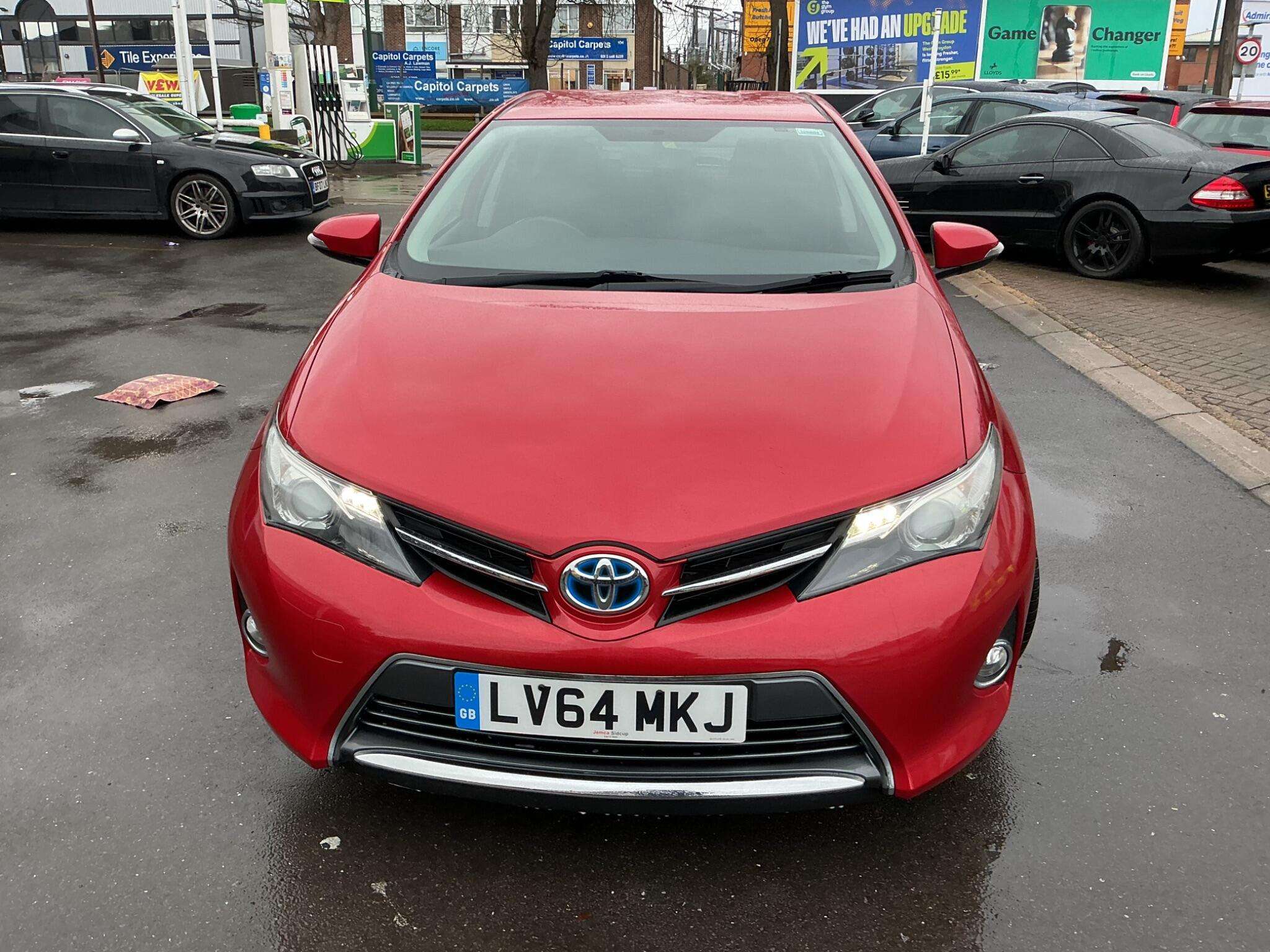 A 2014 TOYOTA AURIS 1.8 VVT-h Icon Plus CVT Euro 5 (s/s) 5dr A 2014 TOYOTA AURIS 1.8 VVT-h Icon Plus CVT Euro 5 (s/s) 5dr