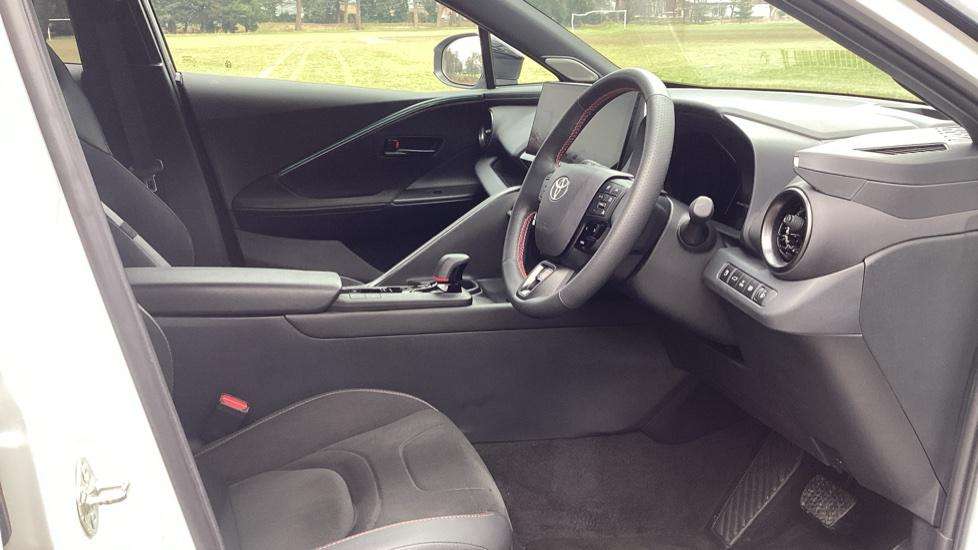 2024 TOYOTA C-HR 2024 TOYOTA C-HR