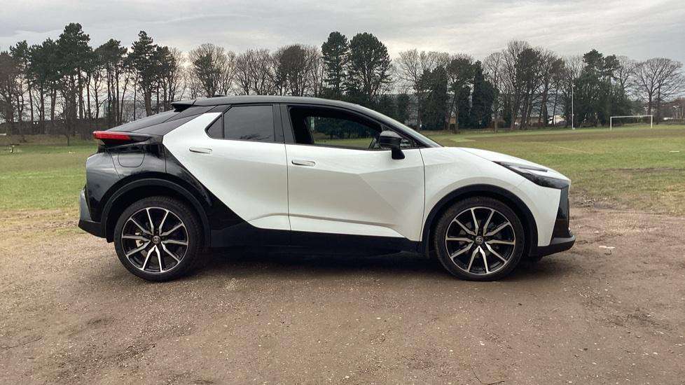 2024 TOYOTA C-HR 2024 TOYOTA C-HR