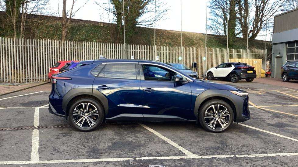 2023 TOYOTA BZ4X 2023 TOYOTA BZ4X