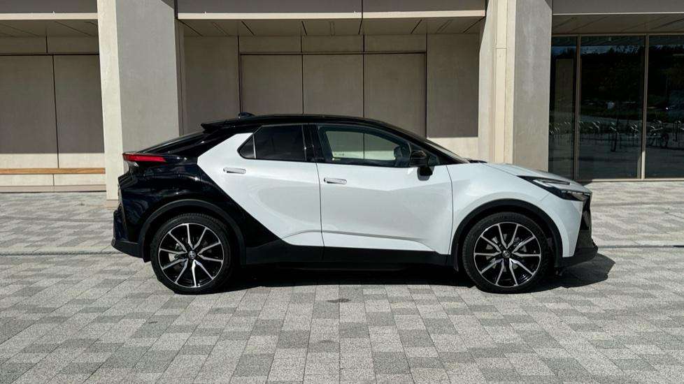 2024 TOYOTA C-HR 2024 TOYOTA C-HR