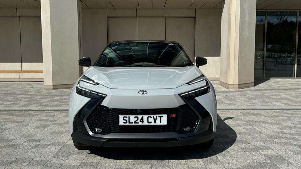 2024 TOYOTA C-HR 2024 TOYOTA C-HR