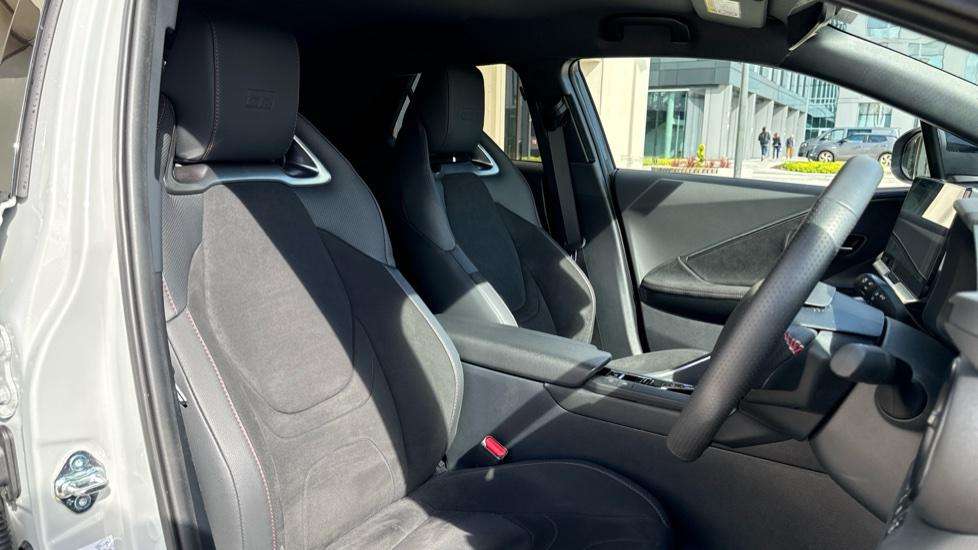 2024 TOYOTA C-HR 2024 TOYOTA C-HR