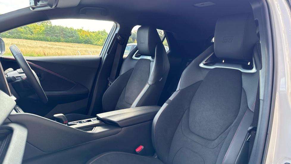 2024 TOYOTA C-HR 2024 TOYOTA C-HR