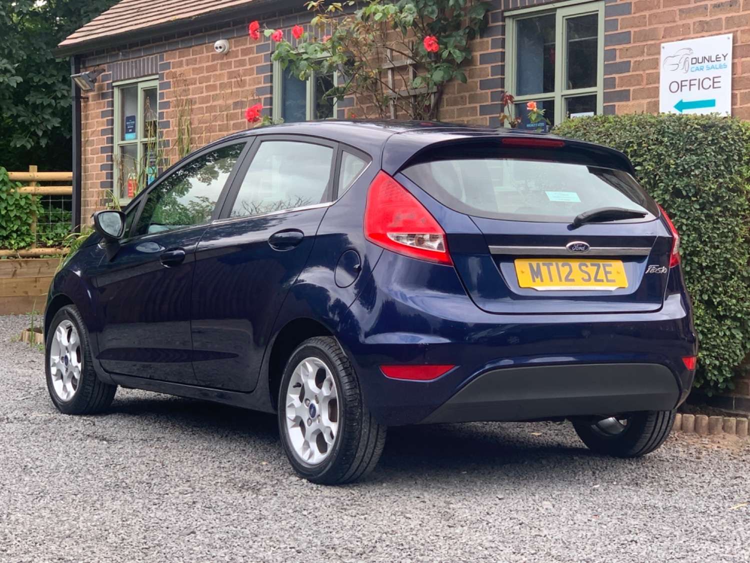 A 2012 FORD FIESTA ZETEC A 2012 FORD FIESTA ZETEC