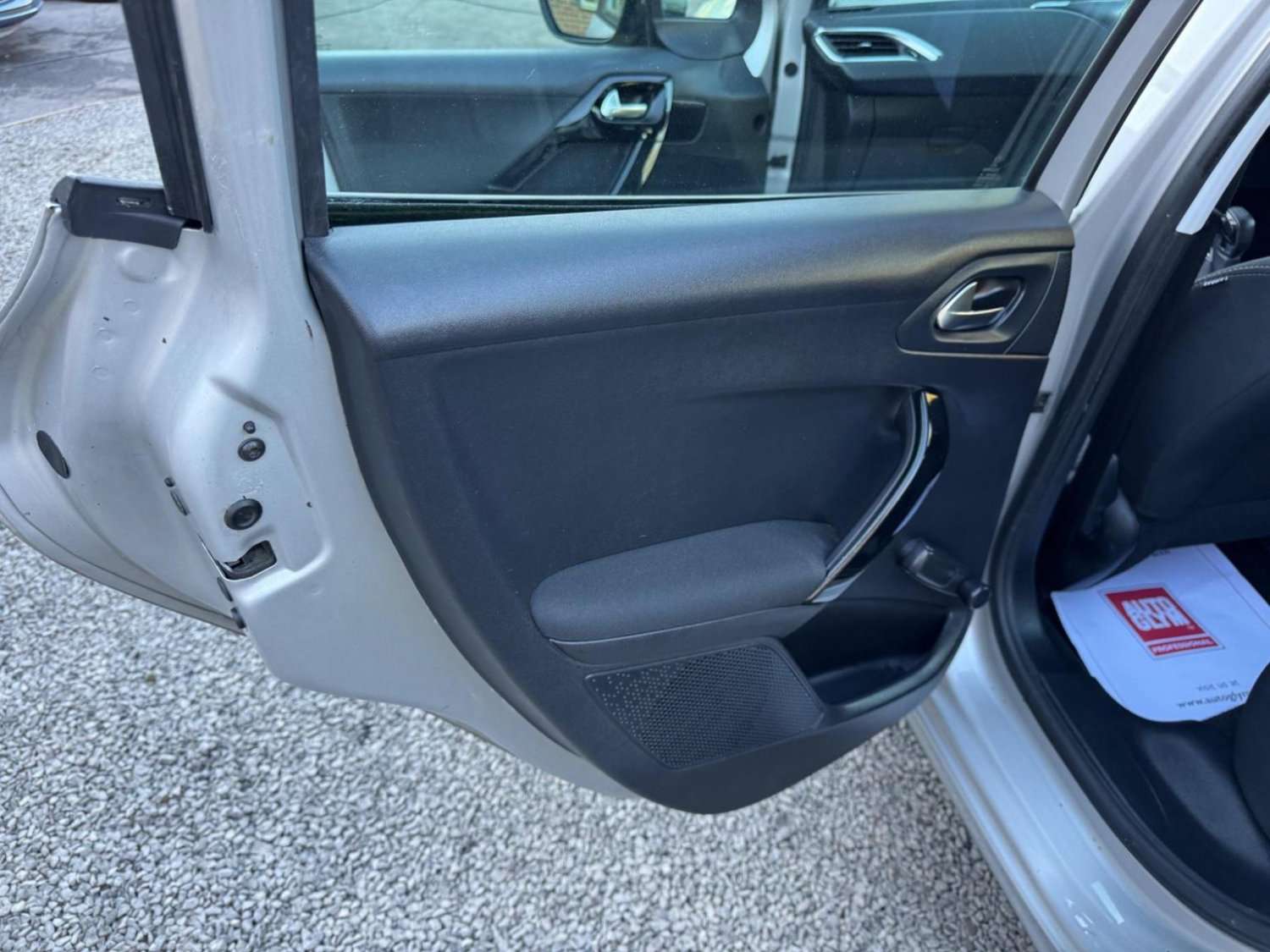 2016 PEUGEOT 208 2016 PEUGEOT 208