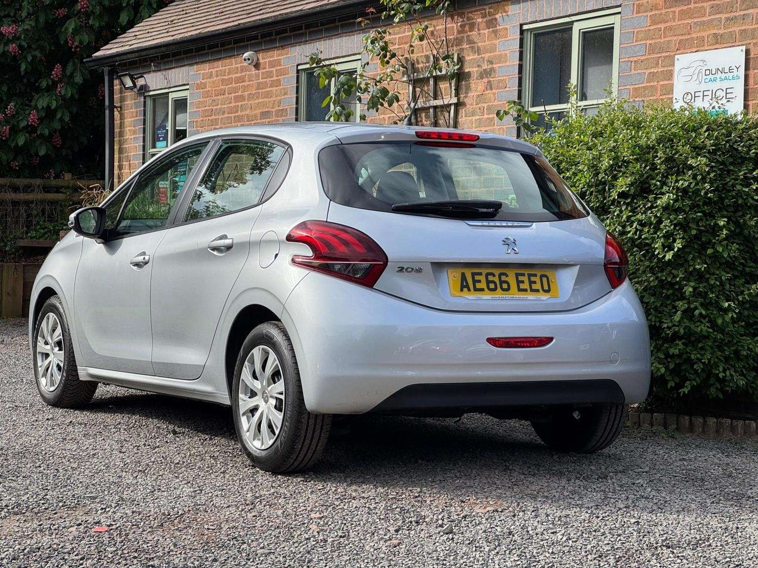 A 2016 PEUGEOT 208 1.6 BlueHDi Access (a/c) Euro 6 5dr A 2016 PEUGEOT 208 1.6 BlueHDi Access (a/c) Euro 6 5dr